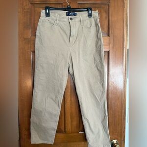 🎀Size 29 Hollister Tan Ultra High Rise Mom Pants